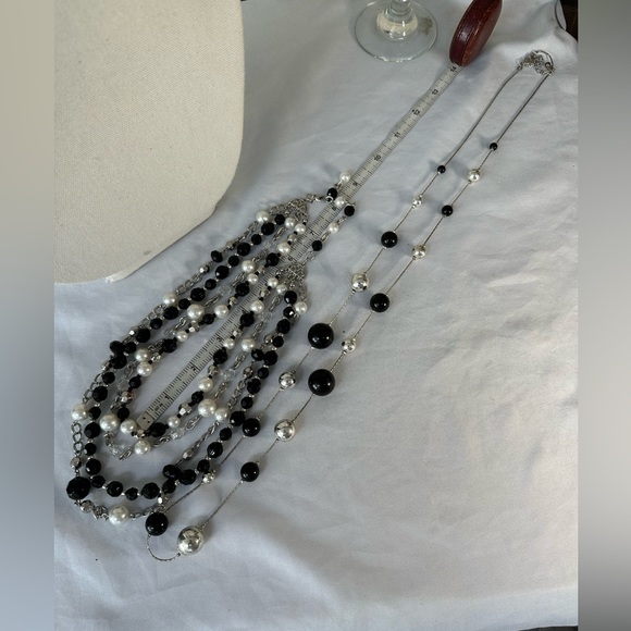 Two black and silvertone layering necklaces - Picture 7 of 7